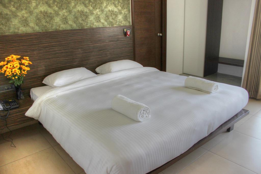 The Palazzo Hotel Hyderabad Room photo