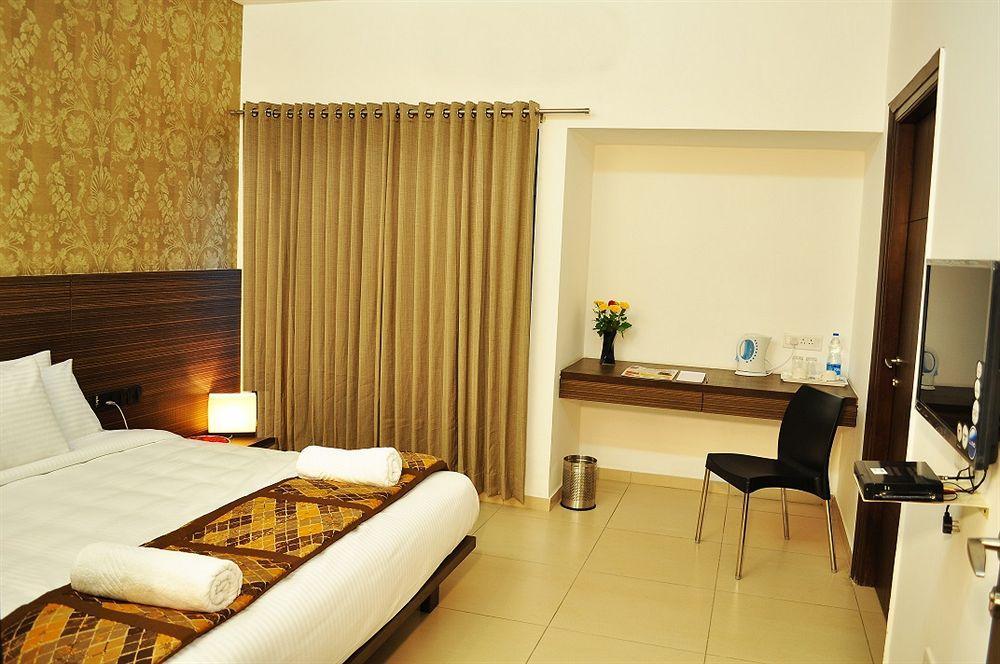 The Palazzo Hotel Hyderabad Exterior photo